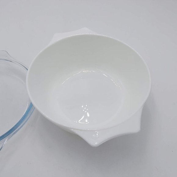 Pyrex Blue Iris Casserole Dish with Lid 8 Inches in Diameter Vintage Cookware - Picture 3 of 7